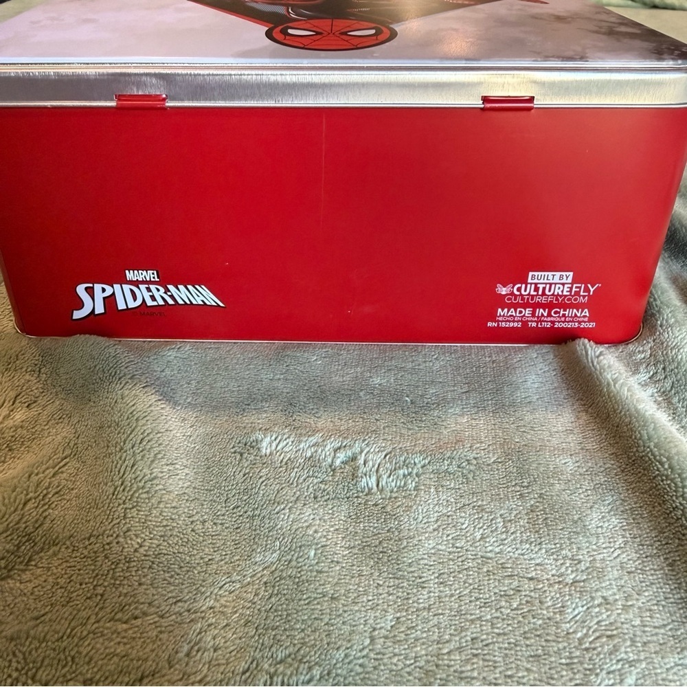 Marvel Spider-Man Metal Lunch Box Tin 8” x 9.5” x 4” CultureFly - Picture 4 of 6